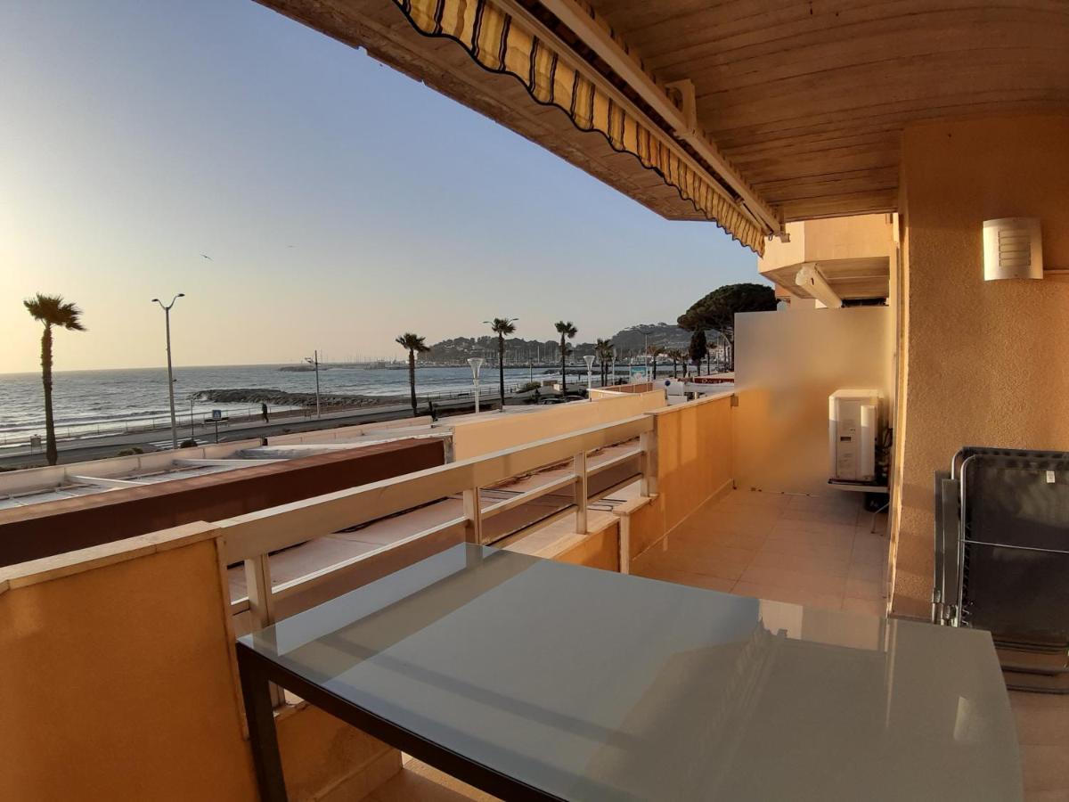 Appartement Cavalaire Face A La Mer Bagian luar foto
