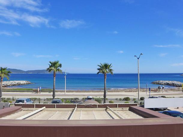 Appartement Cavalaire Face A La Mer Bagian luar foto
