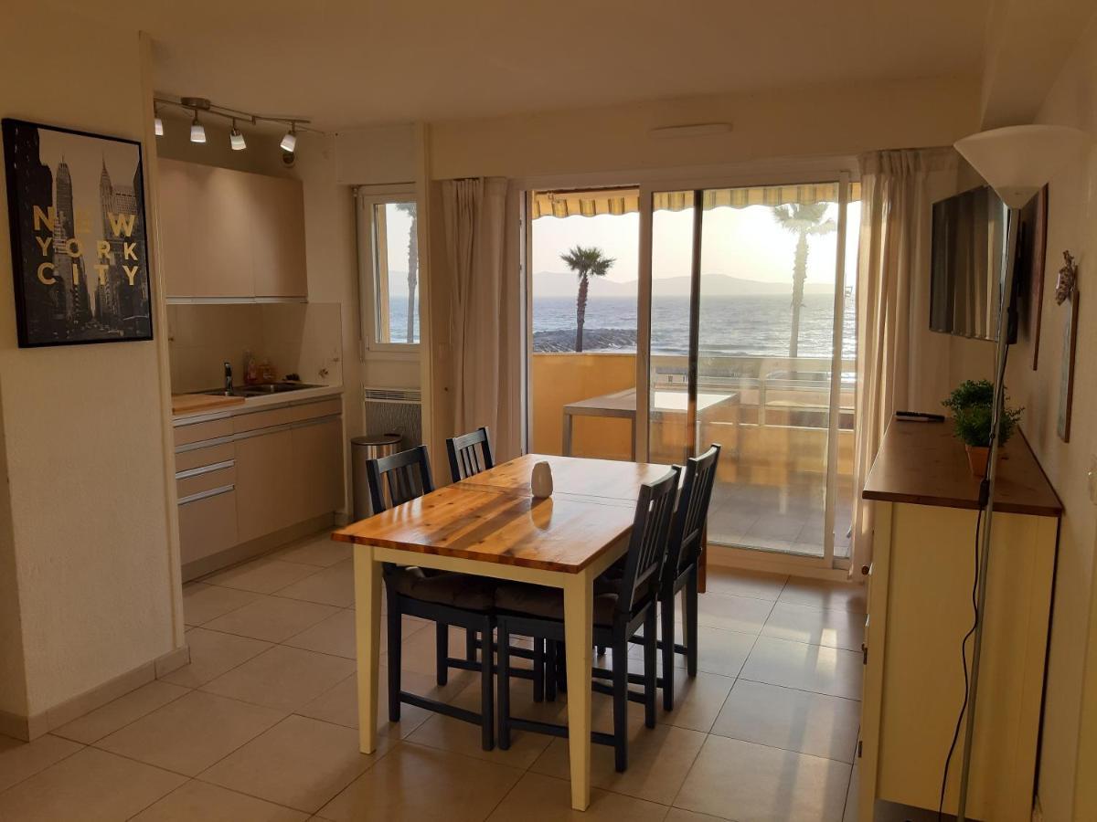 Appartement Cavalaire Face A La Mer Bagian luar foto